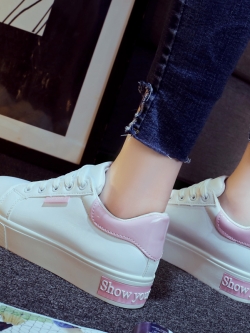 รองเท้าแฟชั่นอินเทรนด์