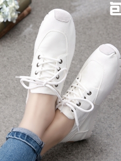 รองเท้าแฟชั่นอินเทรนด์