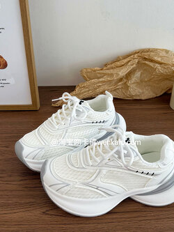 รองเท้าแฟชั่นผู้หญิงส้นเตี้ย ใส่สบาย มีขนาดให้สั่งซื้อ 35 36 37 38 39 40 สนใจทักแชท ฟรีค่าส่ง!