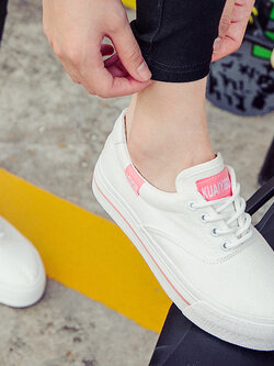 รองเท้าแฟชั่นอินเทรนด์