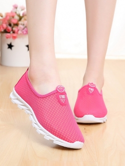 รองเท้าแฟชั่นอินเทรนด์