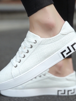 รองเท้าแฟชั่นอินเทรนด์