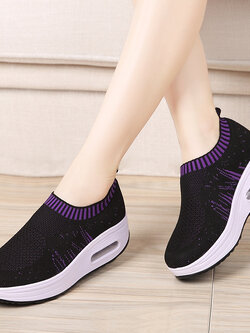 รองเท้าแฟชั่นอินเทรนด์