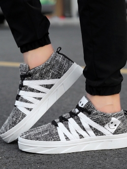 รองเท้าแฟชั่นอินเทรนด์