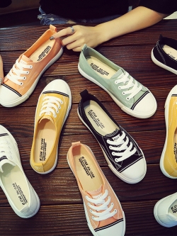 รองเท้าแฟชั่นอินเทรนด์