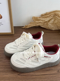 รองเท้าแฟชั่นผู้หญิงส้นเตี้ย ใส่สบาย มีขนาดให้สั่งซื้อ 35 36 37 38 39 40 สนใจทักแชท ฟรีค่าส่ง!