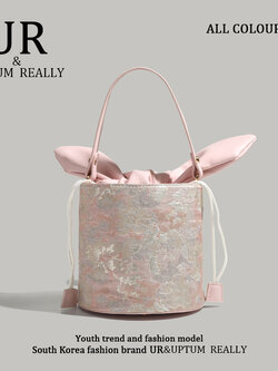 กระเป๋าผู้หญิงสวยๆ กระเป๋าสะพายข้างผู้หญิง กระเป๋าแบรนด์ BEAR BAG กระเป๋าหมีสุดคิ้ว!