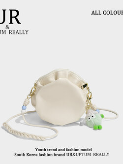 กระเป๋าผู้หญิงสวยๆ กระเป๋าสะพายข้างผู้หญิง กระเป๋าแบรนด์ BEAR BAG กระเป๋าหมีสุดคิ้ว!