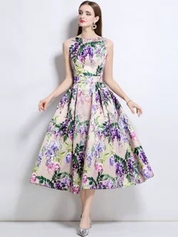 ชุดเดรสยาวสวยๆ ชุดกระโปรงยาว ชุดเดรสยาว ชุดแซกยาว มีขนาด S M L XL สนใจทักแชท