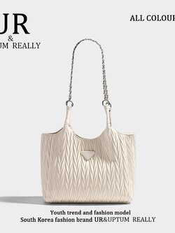 กระเป๋าผู้หญิงสวยๆ กระเป๋าสะพายข้างผู้หญิง กระเป๋าแบรนด์ BEAR BAG กระเป๋าหมีสุดคิ้ว!