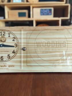 นาฬิกากรอบรูปไม้สนแบบเข็ม