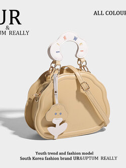 กระเป๋าผู้หญิงสวยๆ กระเป๋าสะพายข้างผู้หญิง กระเป๋าแบรนด์ BEAR BAG กระเป๋าหมีสุดคิ้ว!