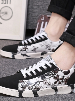 รองเท้าแฟชั่นอินเทรนด์