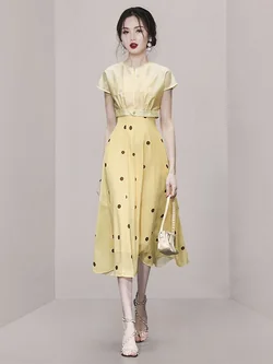 ชุดเดรสยาวสวยๆ ชุดกระโปรงยาว ชุดเดรสยาว ชุดแซกยาว มีขนาด S M L XL สนใจทักแชท