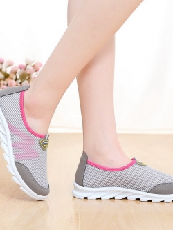 รองเท้าแฟชั่นอินเทรนด์