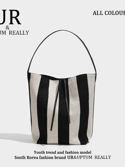 กระเป๋าผู้หญิงสวยๆ กระเป๋าสะพายข้างผู้หญิง กระเป๋าแบรนด์ BEAR BAG กระเป๋าหมีสุดคิ้ว!