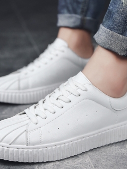 รองเท้าแฟชั่นอินเทรนด์