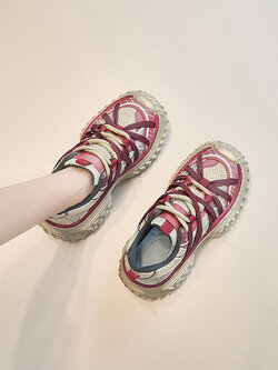 รองเท้าแฟชั่นผู้หญิงส้นเตี้ย ใส่สบาย มีขนาดให้สั่งซื้อ 35 36 37 38 39 40 สนใจทักแชท ฟรีค่าส่ง!