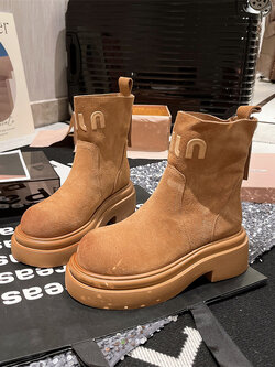 รองเท้าแฟชั่นผู้หญิงส้นเตี้ย ใส่สบาย มีขนาดให้สั่งซื้อ 35 36 37 38 39 40 สนใจทักแชท ฟรีค่าส่ง!