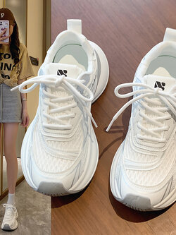 รองเท้าแฟชั่นผู้หญิงส้นเตี้ย ใส่สบาย มีขนาดให้สั่งซื้อ 35 36 37 38 39 40 สนใจทักแชท ฟรีค่าส่ง!