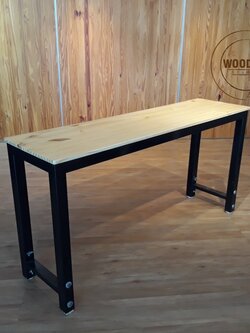 โต๊ะปรับระดับหน้าไม้สนโครงเหล็กสีดำ รูปตัวU (J006)