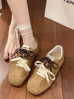 รองเท้าแฟชั่นผู้หญิงส้นเตี้ย ใส่สบาย มีขนาดให้สั่งซื้อ 35 36 37 38 39 40 สนใจทักแชท ฟรีค่าส่ง!