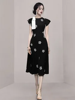 ชุดเดรสยาวสวยๆ ชุดกระโปรงยาว ชุดเดรสยาว ชุดแซกยาว มีขนาด S M L XL สนใจทักแชท