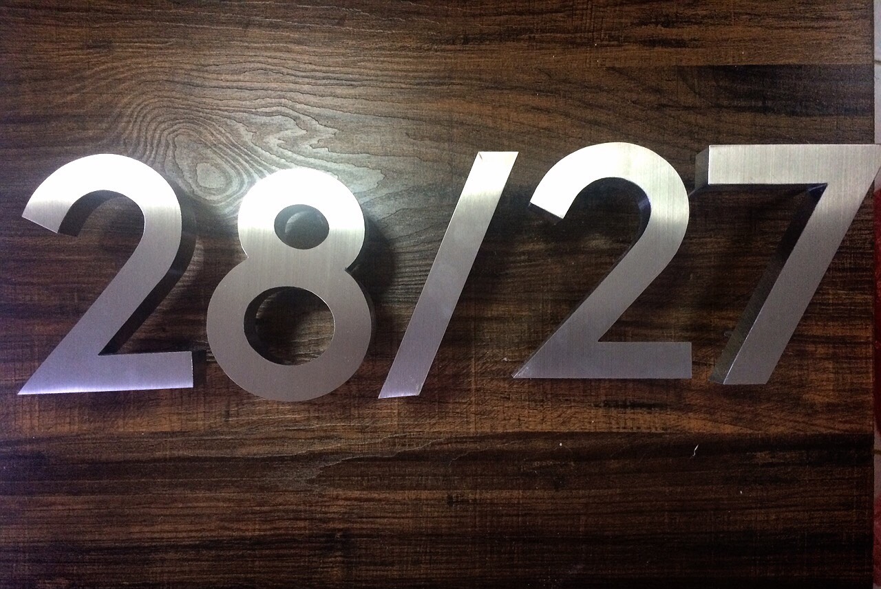 อ กษรสแตนเลสแฮร ไลน บ านเลขท 30 66 ขนาด 12 cm ร านป ายไฟ อ กษรโลหะ กล องไฟ ป ายก ดกรด ร บทำป ายท กชน ด inspired by lnwshop com